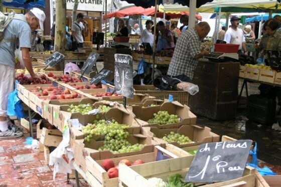 Fresh food market